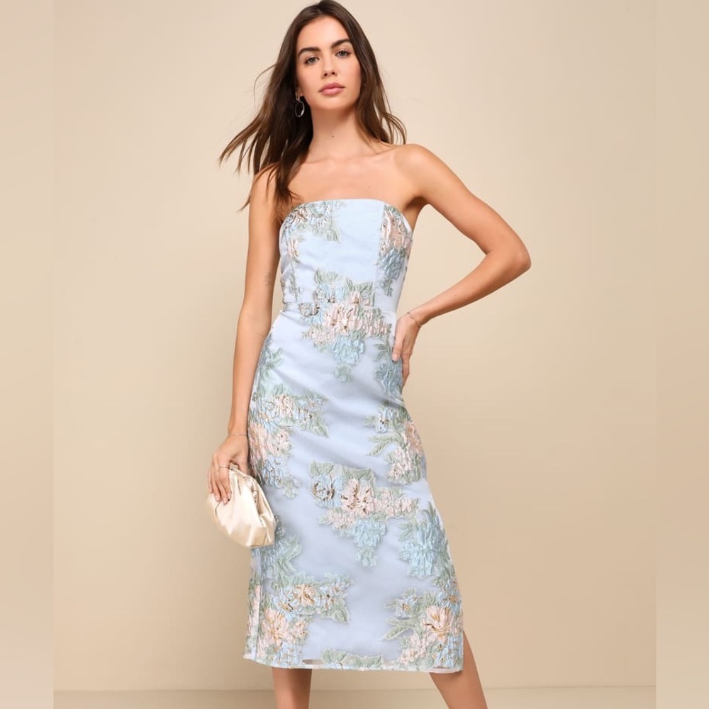 Lulu's Strapless Light Blue Floral Midi Dress